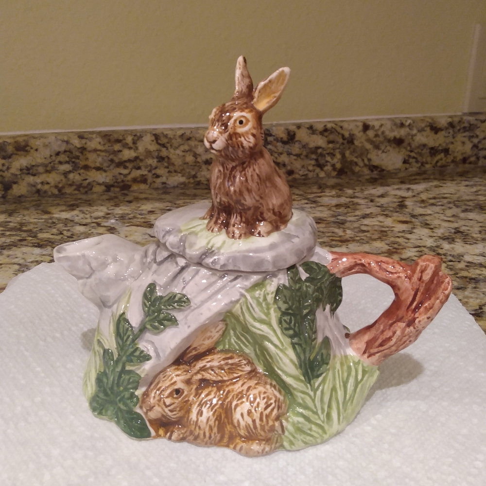 Brinn's Collectible Bunnies On A Rock Teapot